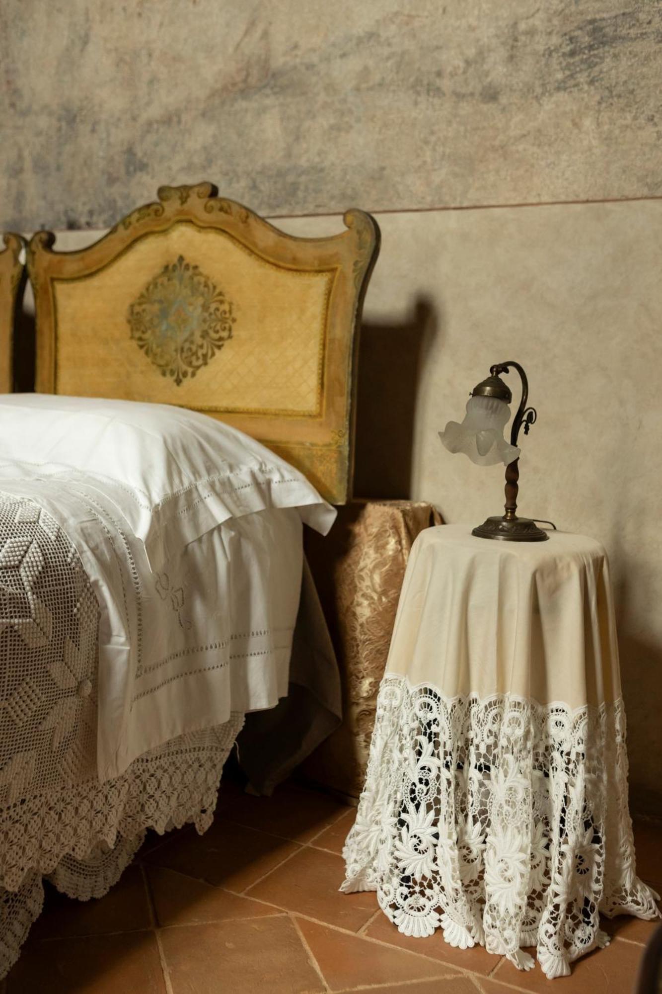 Palazzo Pirro Dimora Storica Bed and Breakfast Acciano Exteriör bild